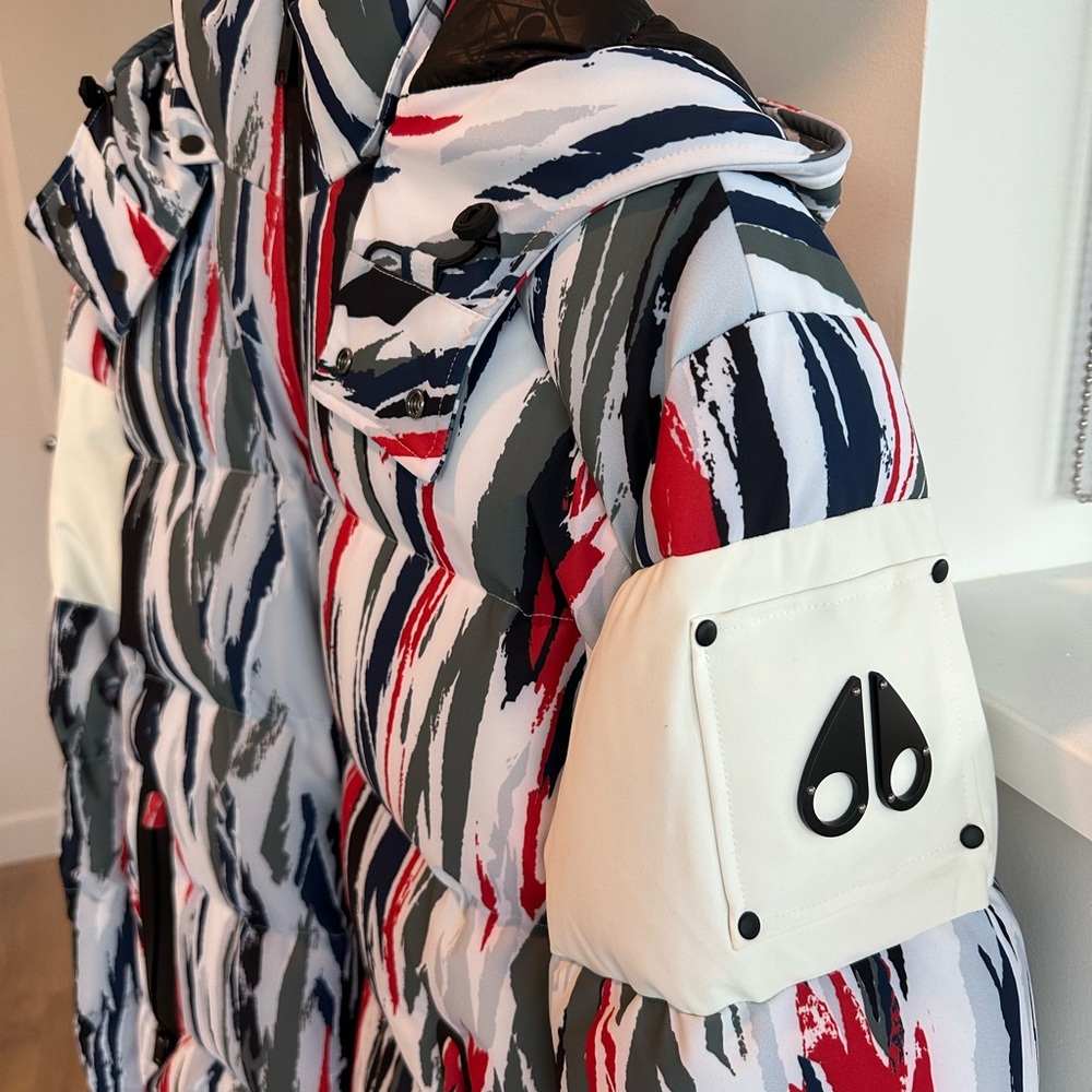 Stylish Multicolor Puffer Jacket - Picture 2 of 5